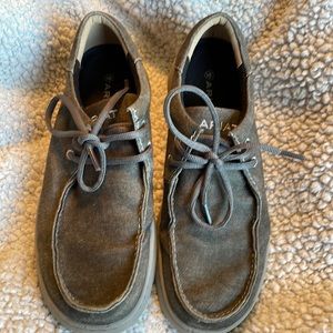 Mens size USD 8d Ariat shoes